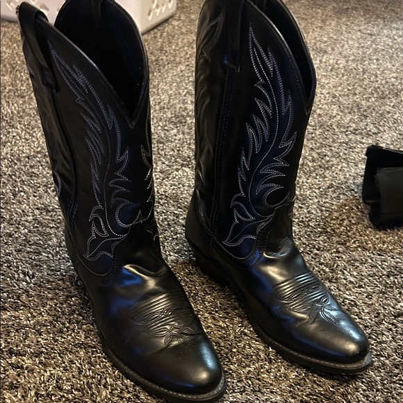 Laredo Women's Black Leather Boots - Picture 2 of 8